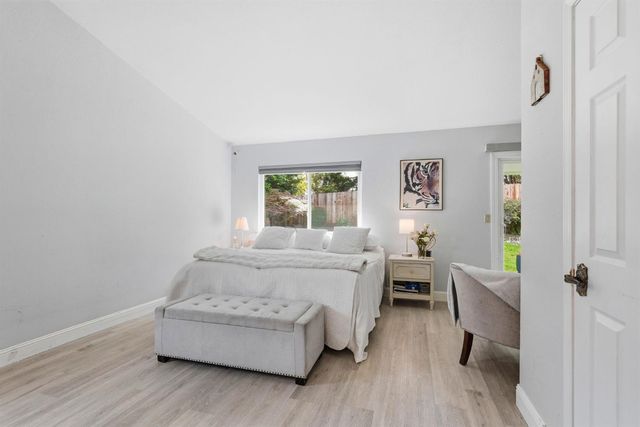 334 River Isle Way, Sacramento, CA 95831