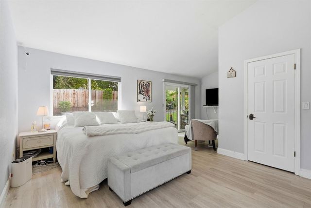 334 River Isle Way, Sacramento, CA 95831