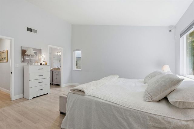 334 River Isle Way, Sacramento, CA 95831