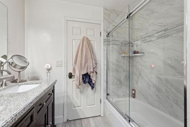 334 River Isle Way, Sacramento, CA 95831