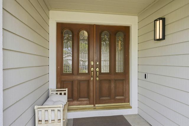 334 River Isle Way, Sacramento, CA 95831