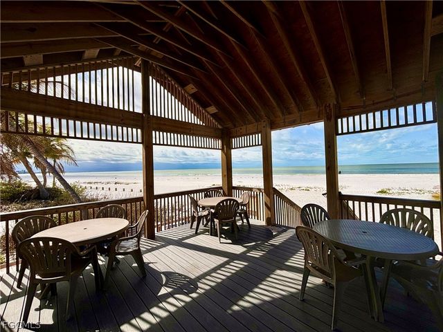 126 Mandalay RD, Fort Myers Beach, FL 33931