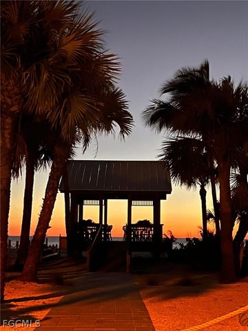 126 Mandalay RD, Fort Myers Beach, FL 33931