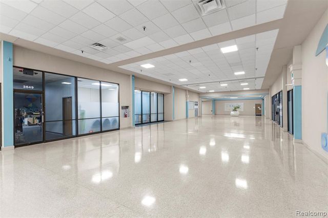 35425 W Michigan Avenue, Wayne, MI 48184