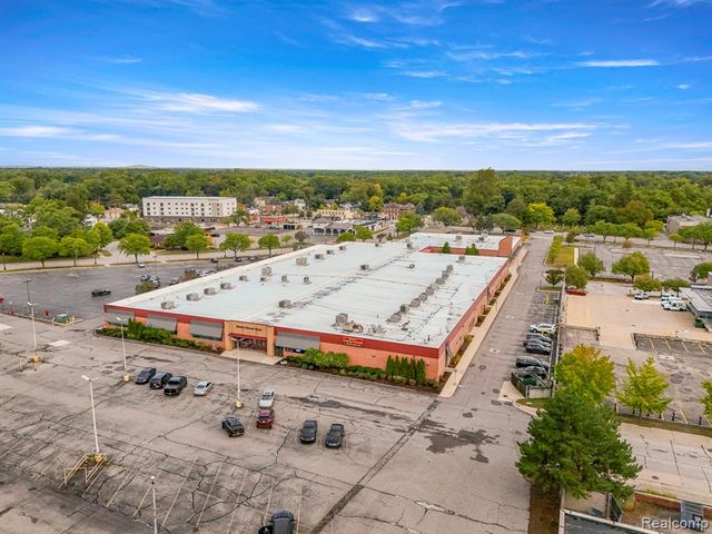 35425 W Michigan Avenue, Wayne, MI 48184