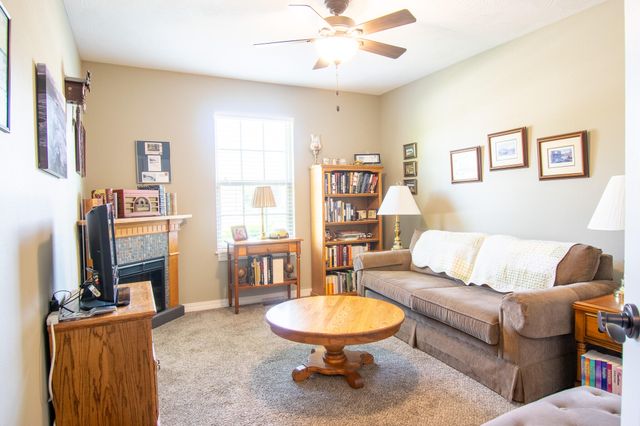 1898 E Latana Drive, Ozark, MO 65721