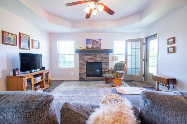 1898 E Latana Drive, Ozark, MO 65721