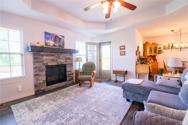 1898 E Latana Drive, Ozark, MO 65721
