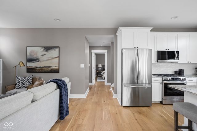 5713 Upper Garden Way, Zionsville, IN 46077