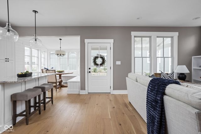 5713 Upper Garden Way, Zionsville, IN 46077