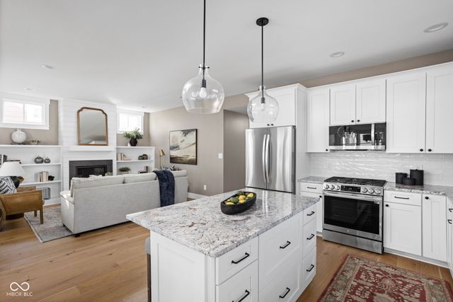 5713 Upper Garden Way, Zionsville, IN 46077