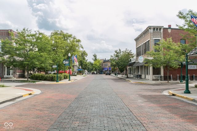 5713 Upper Garden Way, Zionsville, IN 46077