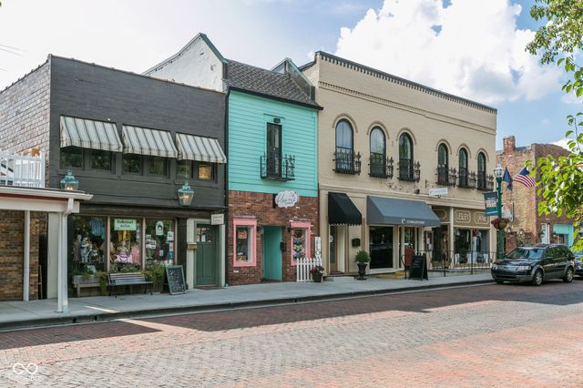 5713 Upper Garden Way, Zionsville, IN 46077