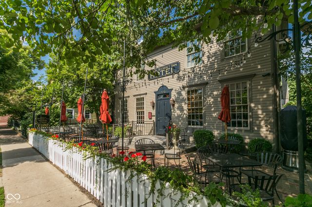 5713 Upper Garden Way, Zionsville, IN 46077