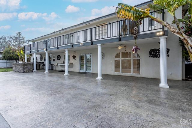 300 Vista Verde Way, Bakersfield, CA 93309