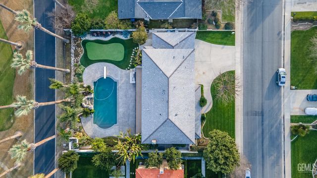 300 Vista Verde Way, Bakersfield, CA 93309