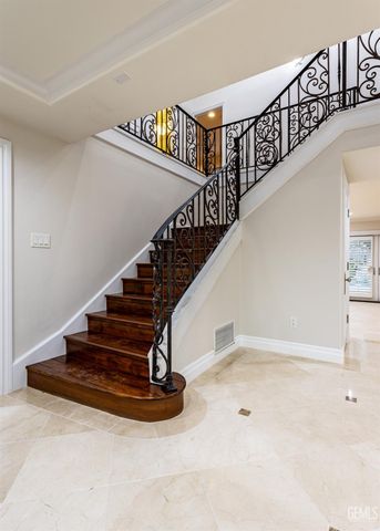 300 Vista Verde Way, Bakersfield, CA 93309