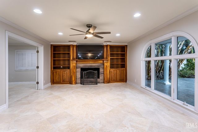 300 Vista Verde Way, Bakersfield, CA 93309