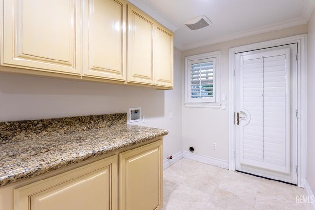 300 Vista Verde Way, Bakersfield, CA 93309