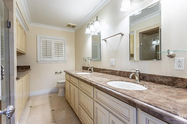 300 Vista Verde Way, Bakersfield, CA 93309