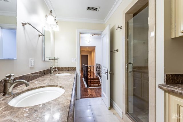 300 Vista Verde Way, Bakersfield, CA 93309