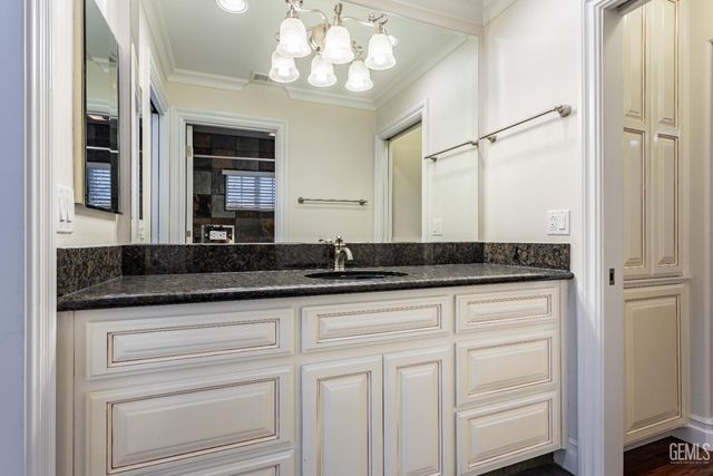 300 Vista Verde Way, Bakersfield, CA 93309