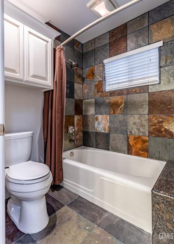 300 Vista Verde Way, Bakersfield, CA 93309