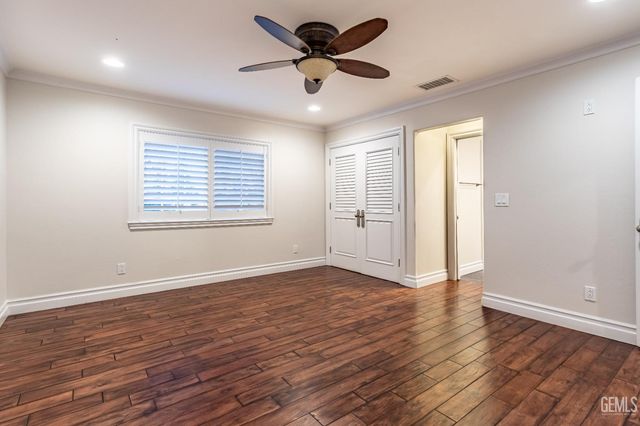 300 Vista Verde Way, Bakersfield, CA 93309