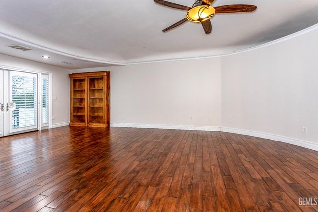 300 Vista Verde Way, Bakersfield, CA 93309