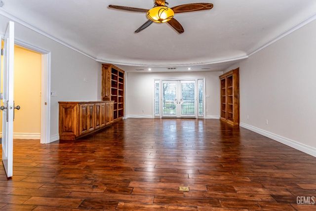 300 Vista Verde Way, Bakersfield, CA 93309