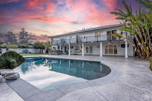 300 Vista Verde Way, Bakersfield, CA 93309