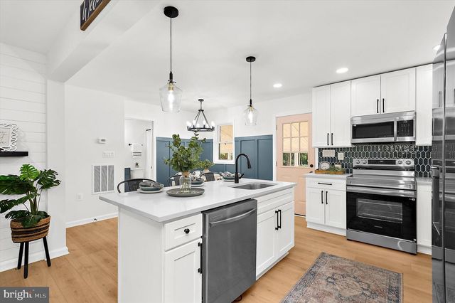 19 VISTA AVE, Glen Burnie, MD 21061