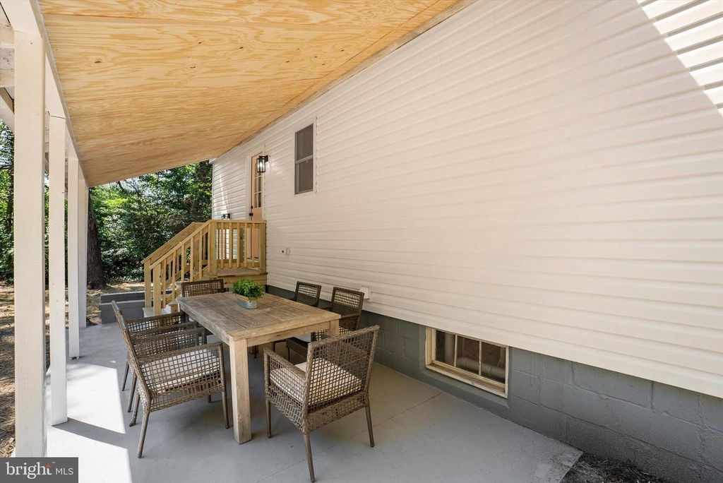 Image 16 of property listing at 19 VISTA AVE, Glen Burnie, MD 21061