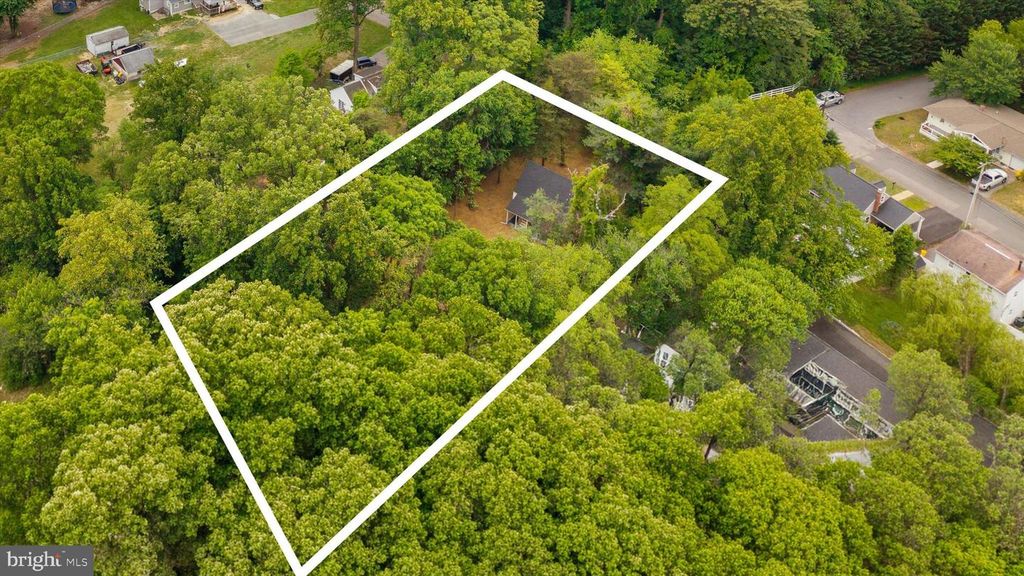 Image 2 of property listing at 19 VISTA AVE, Glen Burnie, MD 21061