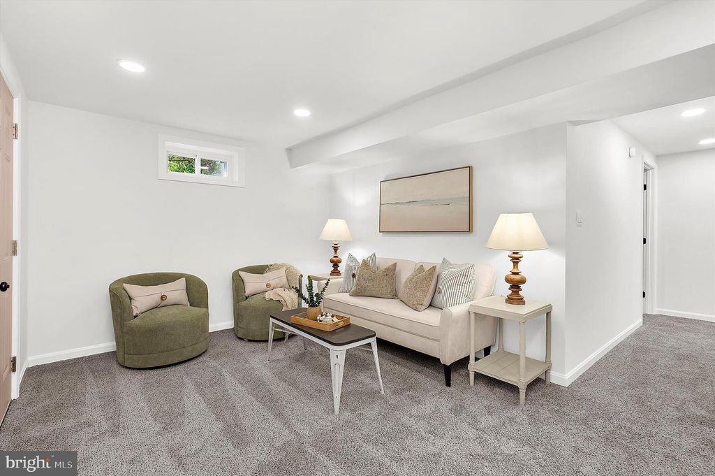 Image 24 of property listing at 19 VISTA AVE, Glen Burnie, MD 21061