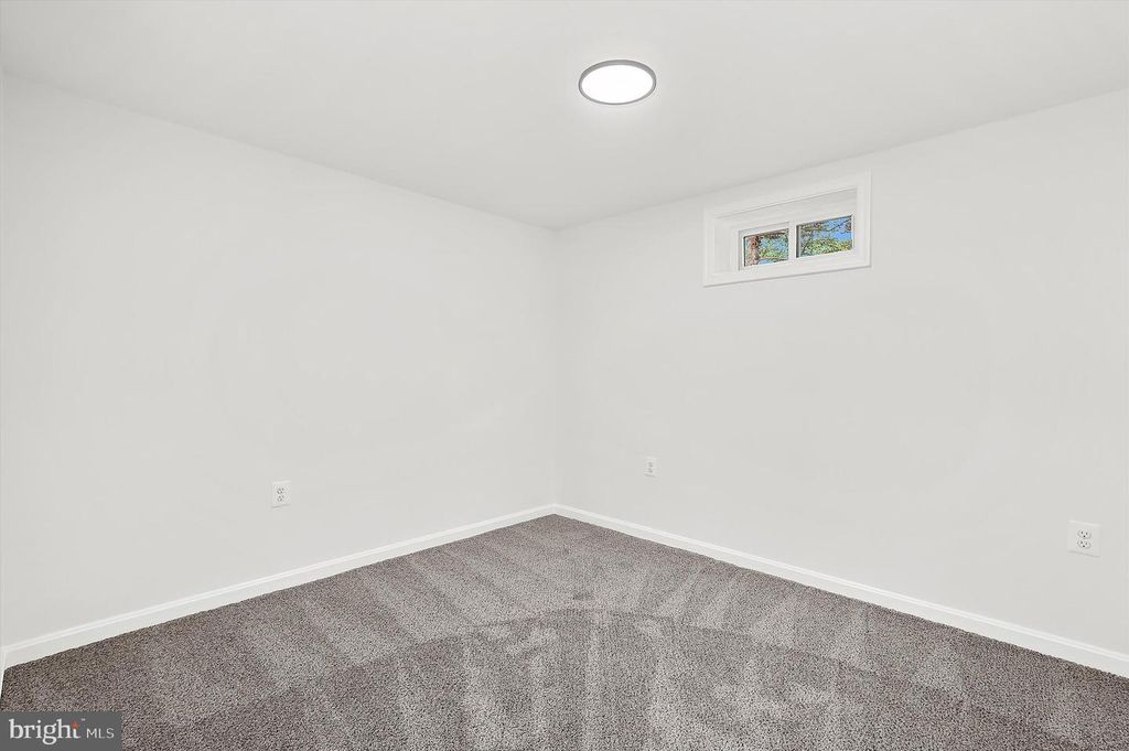 Image 28 of property listing at 19 VISTA AVE, Glen Burnie, MD 21061