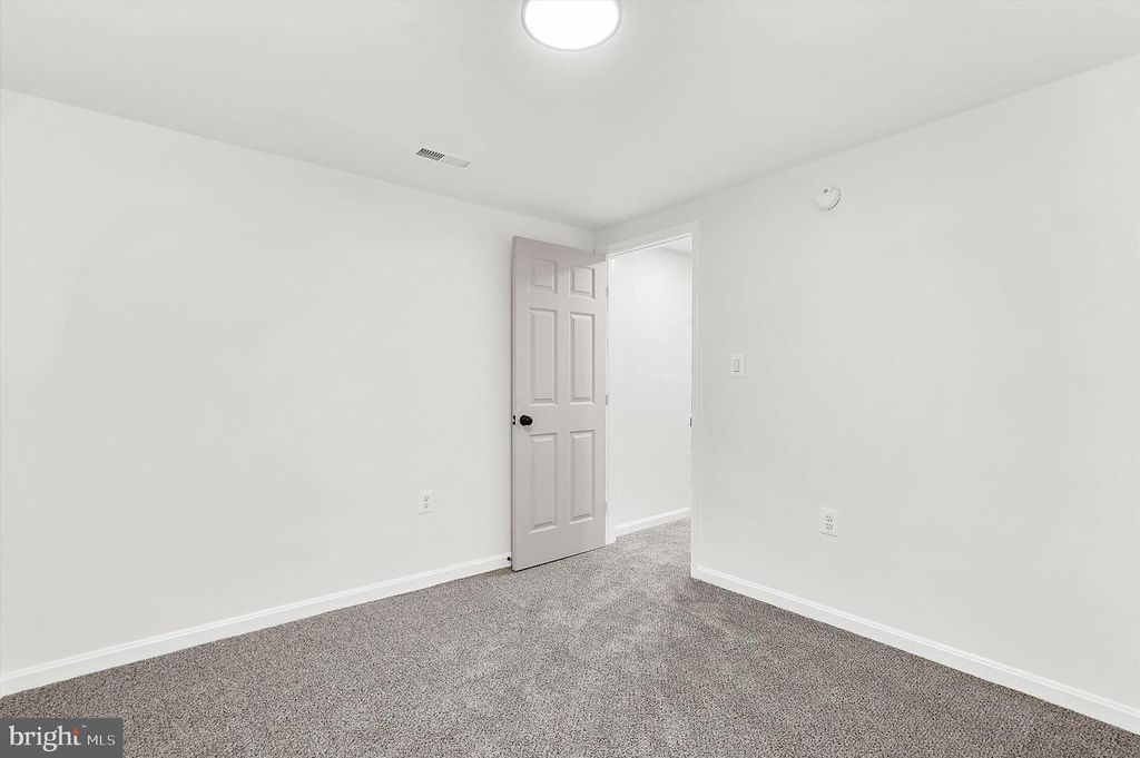 Image 29 of property listing at 19 VISTA AVE, Glen Burnie, MD 21061