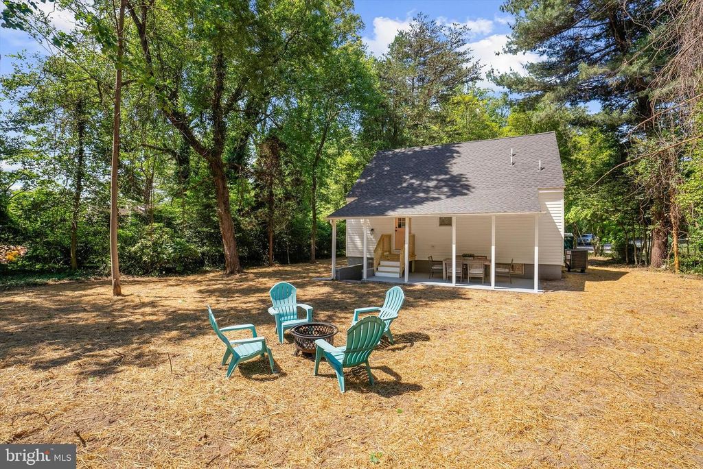 Image 3 of property listing at 19 VISTA AVE, Glen Burnie, MD 21061