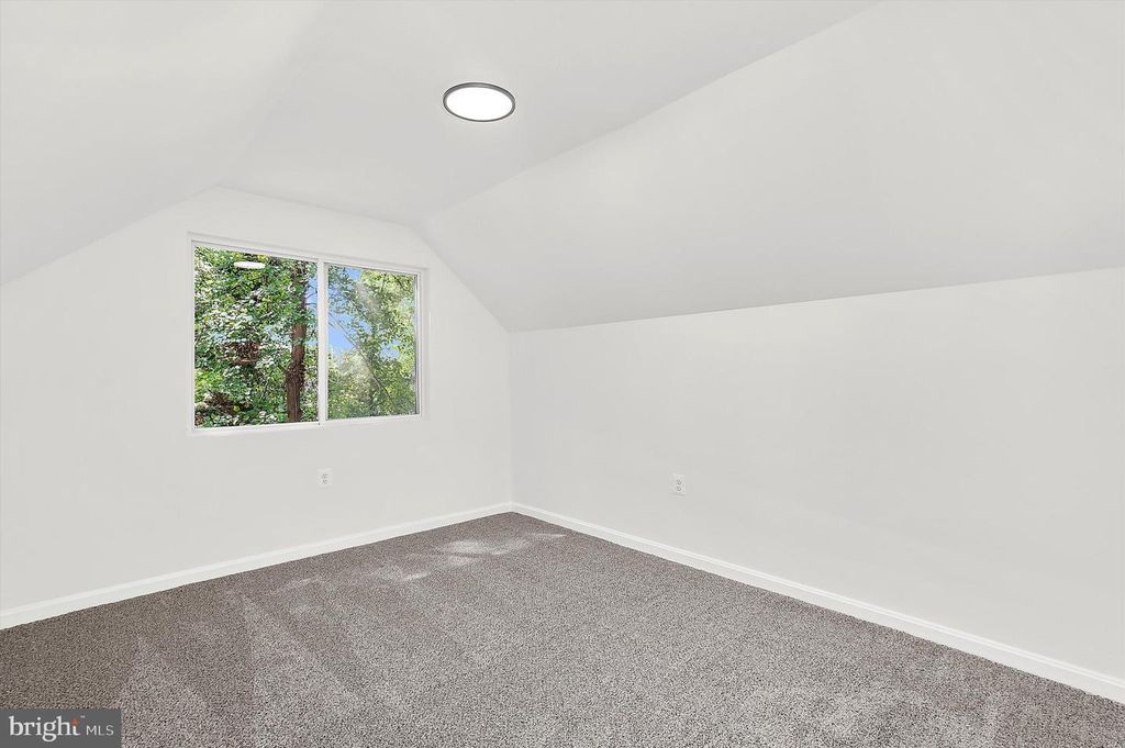 Image 30 of property listing at 19 VISTA AVE, Glen Burnie, MD 21061