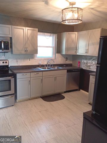 518 Cooley Drive, Sandersville, GA 31082