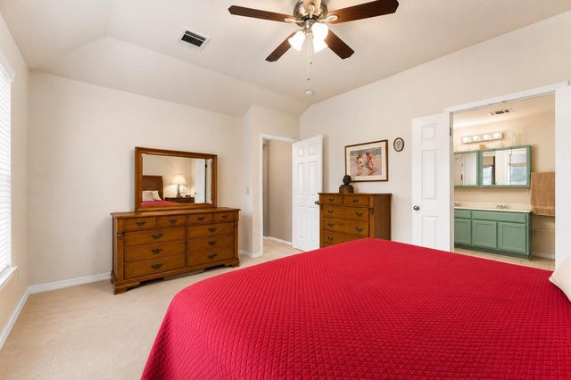 810 Hilltop DR, Leander, TX 78641