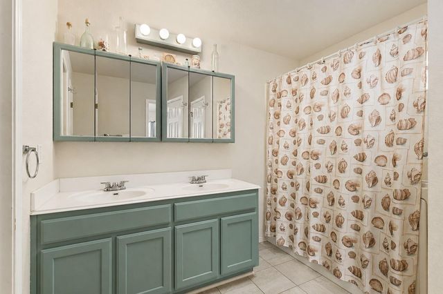 810 Hilltop DR, Leander, TX 78641