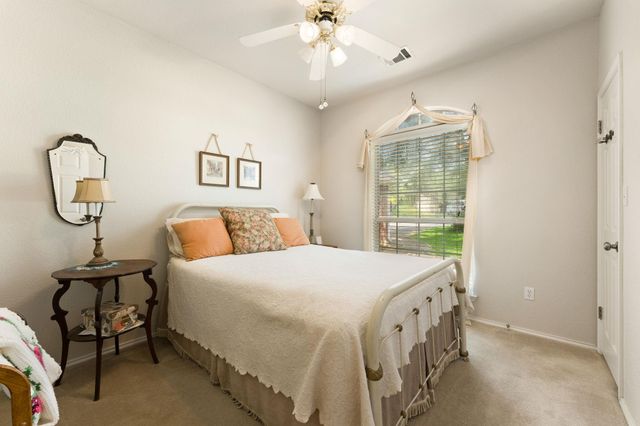 810 Hilltop DR, Leander, TX 78641