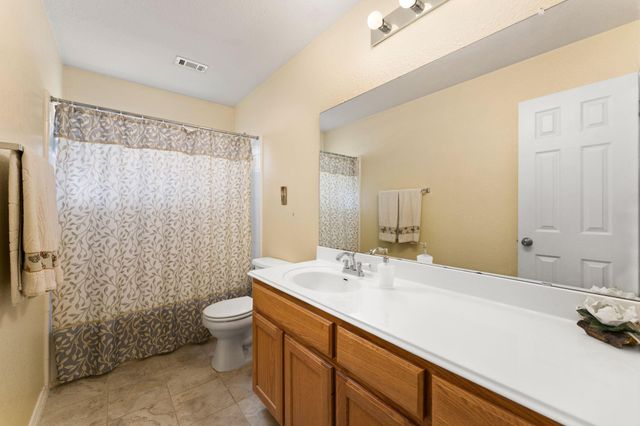 810 Hilltop DR, Leander, TX 78641
