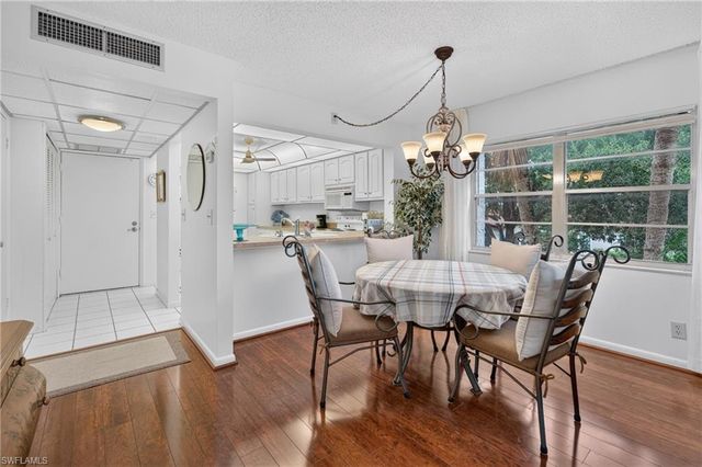 1087 Forest Lakes DR 201, Naples, FL 34105