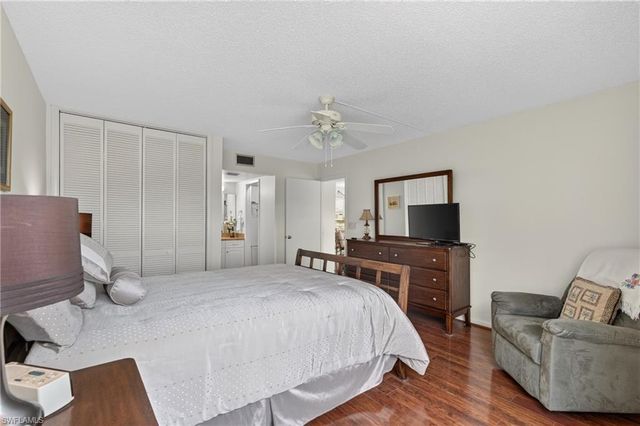 1087 Forest Lakes DR 201, Naples, FL 34105