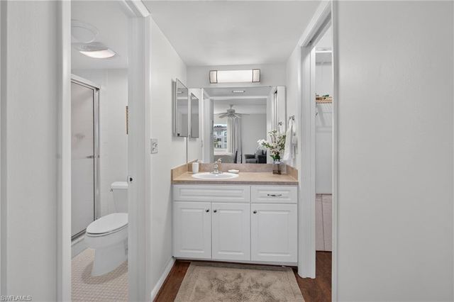 1087 Forest Lakes DR 201, Naples, FL 34105