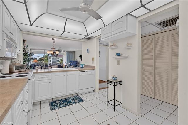 1087 Forest Lakes DR 201, Naples, FL 34105