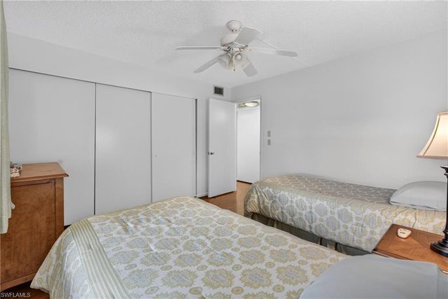 1087 Forest Lakes DR 201, Naples, FL 34105