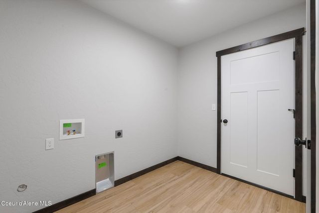 9490 Sunnyside Rd, Sandpoint, ID 83864